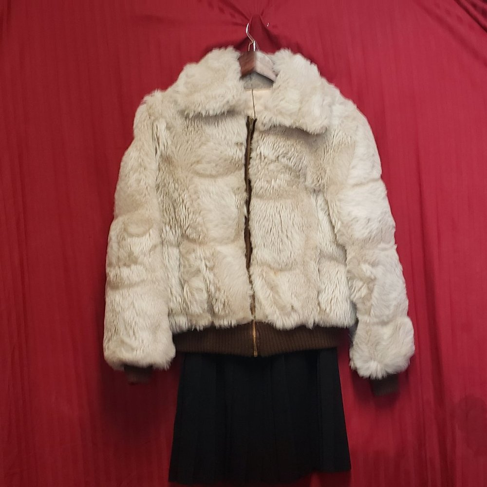 🍁Vintage JR Bazaar Cream colored Faux Fur Zipper Jacket.